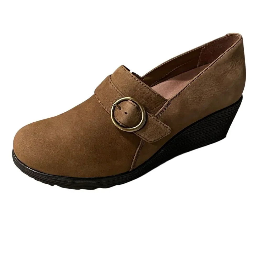 Dansko Clio Wedge Shoes Womens EU 39 US 8.5 Brown Mushroom Nubuck Leather Buckle